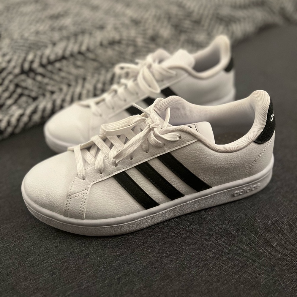 Adidas Grand Court Sneakers